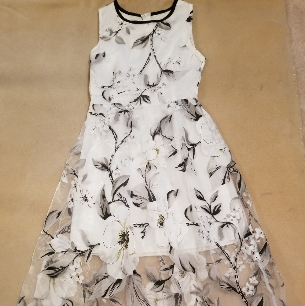 White flower maxi dress